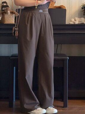 NWT 😘 Alo Yoga Espresso Brown Suit Up Trouser Wide Leg Pants 🎁 30” Inseam